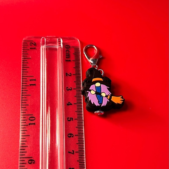 Gnome Halloween Charm - Picture 2 of 2